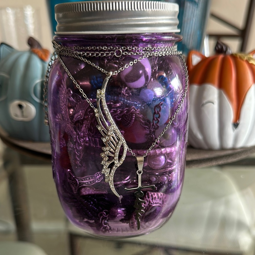 Blind jar of jewelry (Faithfully placed in glass)